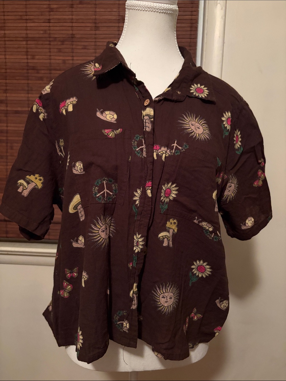 Tree of Life Brown Short-Sleeve Button-Down Shirt with Sun & Floral Motifs